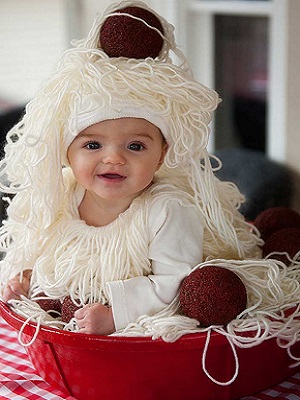 bebe comida 1.jpg